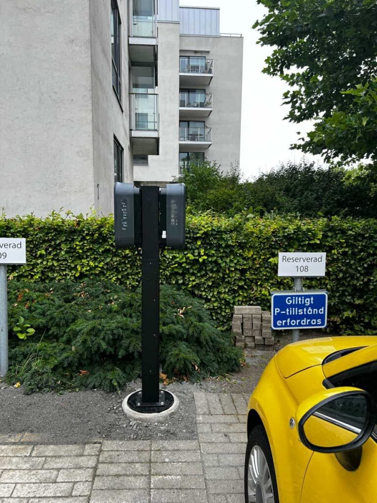 projekt-01 Belysning installerad runt spegel i badrum i Höganäs