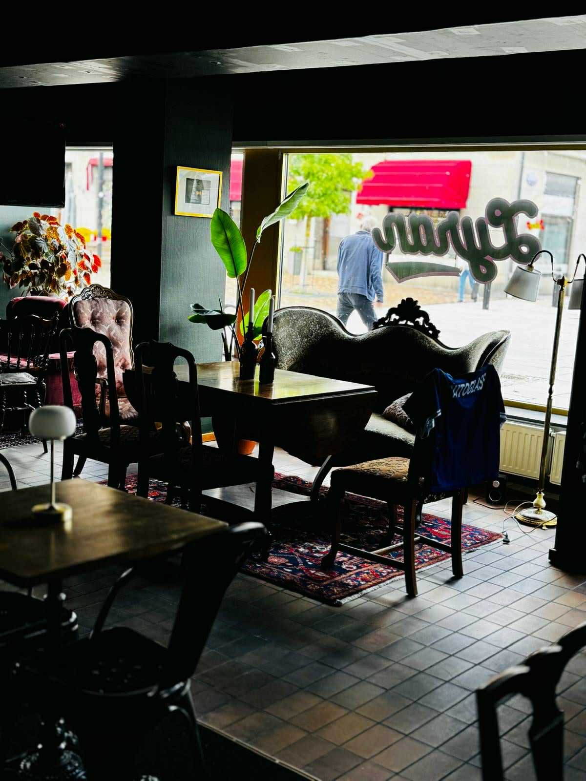 Belysningsinstallation på Lyran Bar i Höganäs