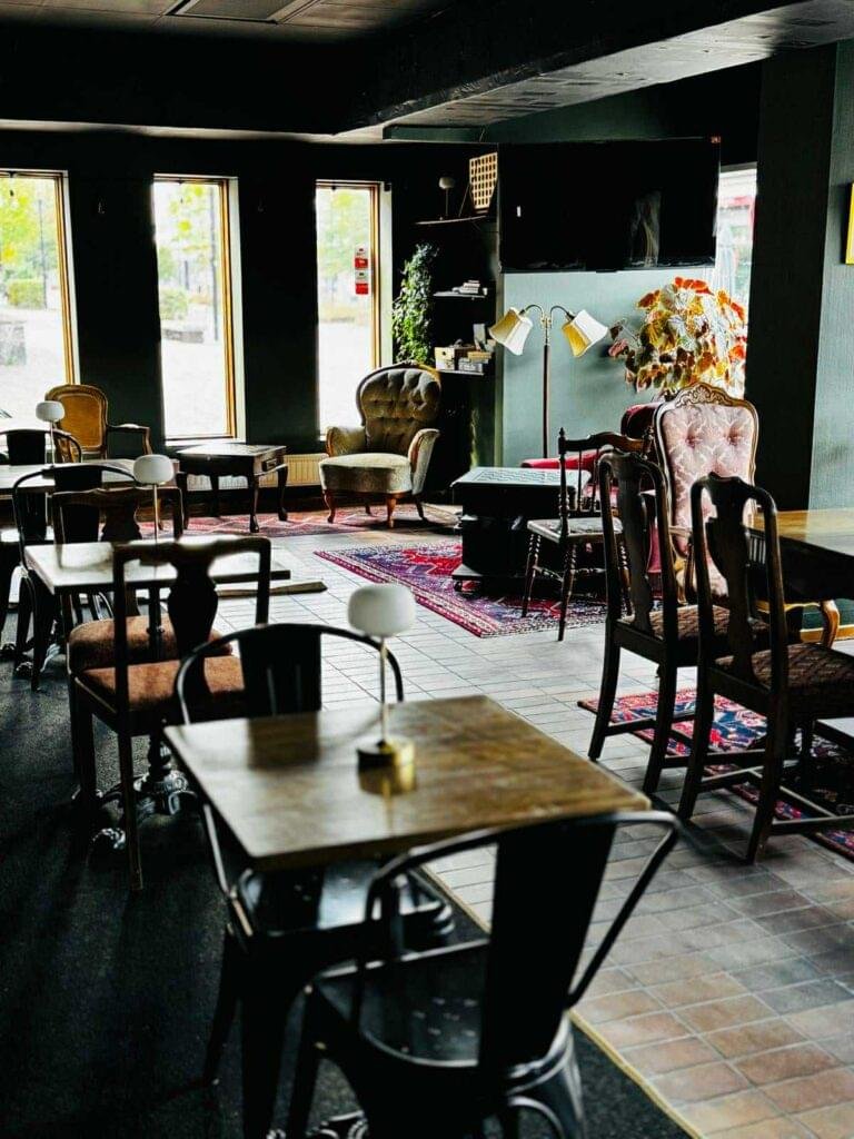 Dekorationsbelysning installerad på Lyran Bar Höganäs