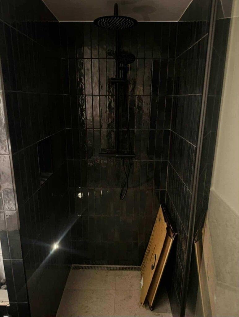 LED-belysningsinstallation i litet förråd av certifierad elektriker i Höganäs